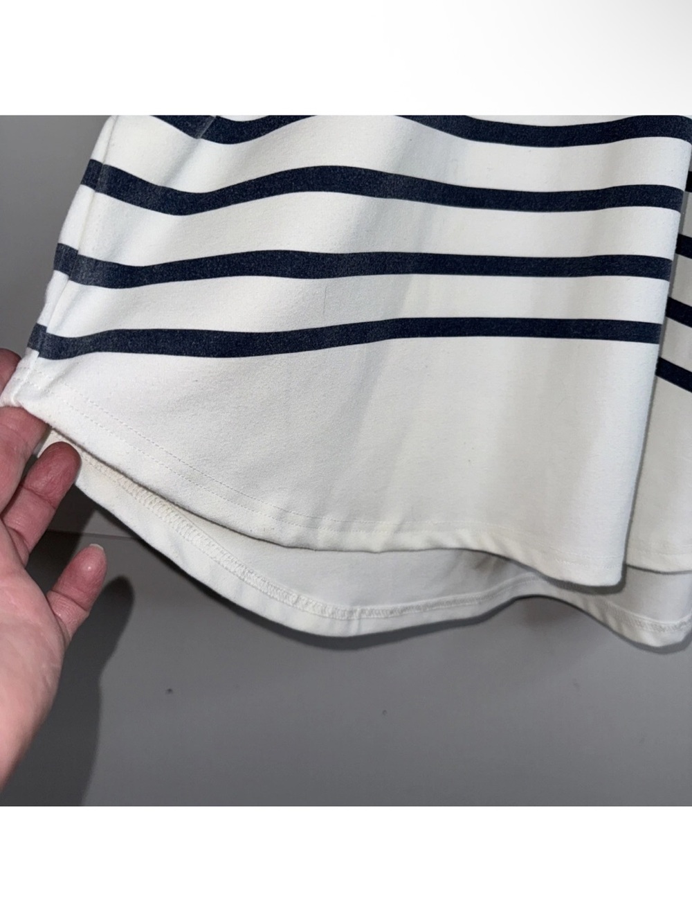 Pomander Place Swing Top One Size White Blue Stripe 3/4 Dolman Sleeve - Picture 6 of 7